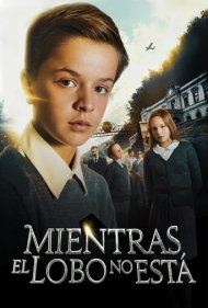 دانلود دوبله فارسی فیلم While the Wolf's Away سال 2017 - در حالی که گرگ‌ها دور هستند