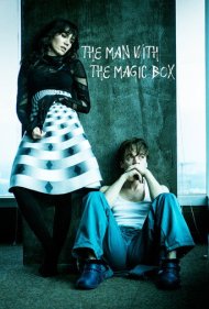 دانلود فیلم The Man with the Magic Box سال 2017 - مردی با جعبه جادویی