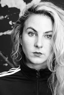 Anna Cazenave Cambet