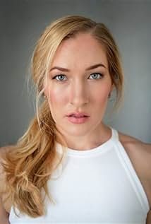 Annisa Belonogoff