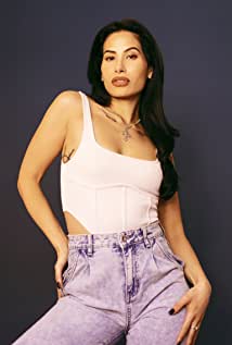 Victoria Simone