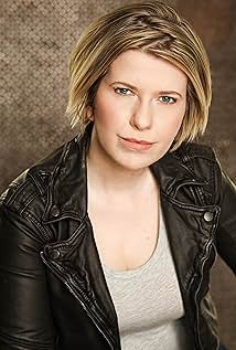 Izabella Wolfe
